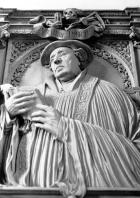 Epitaph Johann von Segen, Trier, Verbindung zwischen Dom und Liebfrauen Epitaph Johann von Segen, Trier, Verbindung zwischen Dom und Liebfrauen