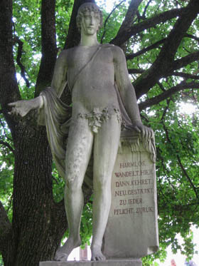 Franz Jakob Schwanthaler, Antinous, Marmor, 1803 - Englischer Garten, München